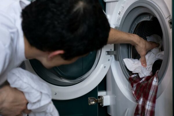 Detailed guide for the dE Error Code on LG Washing Machines